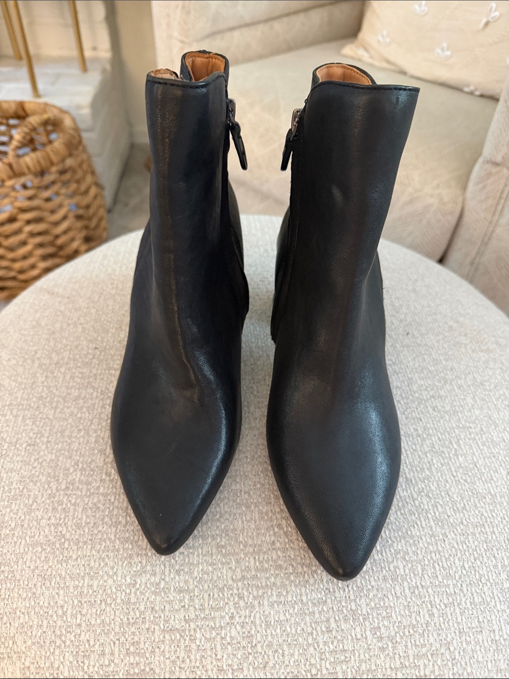 New Gentle Soles by Kenneth Cole Black Pointed-Toe Leather Ankle Boots Sz 6.5